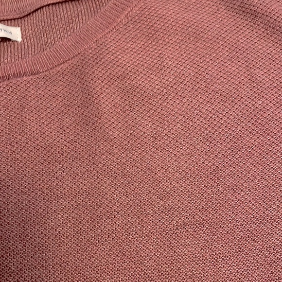 American Eagle, light weight sweater. Mauve in color. Size Medium - Picture 8 of 8